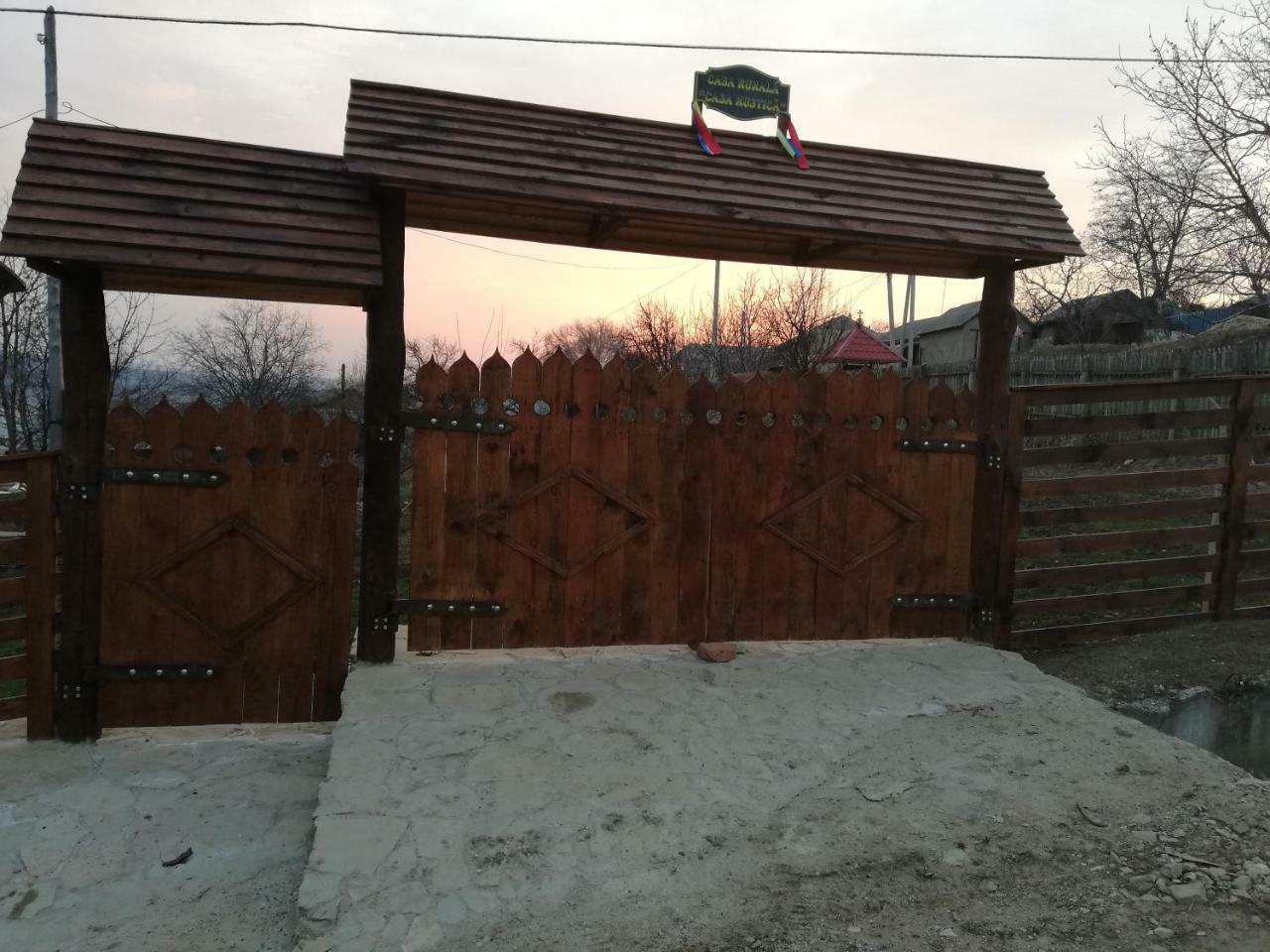 Willa Pensiunea Turistica "Casa Rustica" Chiscareni Zewnętrze zdjęcie